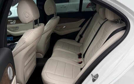 Mercedes-Benz E-Класс, 2016 год, 3 850 000 рублей, 13 фотография