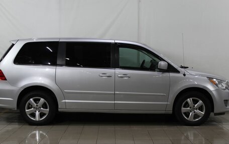 Volkswagen Routan, 2010 год, 1 170 000 рублей, 5 фотография