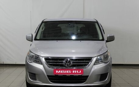 Volkswagen Routan, 2010 год, 1 170 000 рублей, 2 фотография