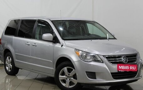 Volkswagen Routan, 2010 год, 1 170 000 рублей, 3 фотография
