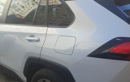 Toyota RAV4, 2021 год, 3 550 000 рублей, 5 фотография