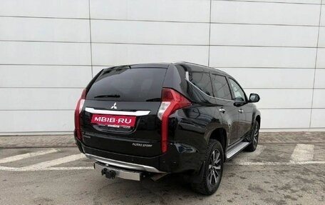 Mitsubishi Pajero Sport III рестайлинг, 2020 год, 2 920 000 рублей, 6 фотография