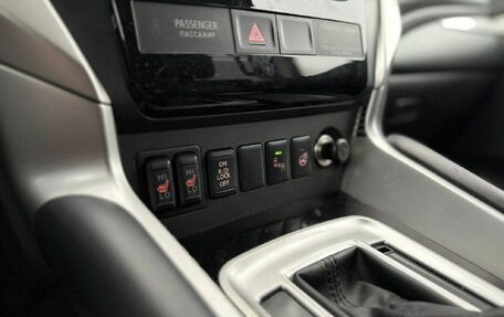 Mitsubishi Pajero Sport III рестайлинг, 2020 год, 2 920 000 рублей, 20 фотография