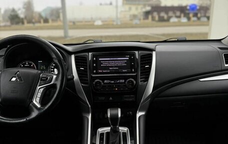 Mitsubishi Pajero Sport III рестайлинг, 2020 год, 2 920 000 рублей, 19 фотография