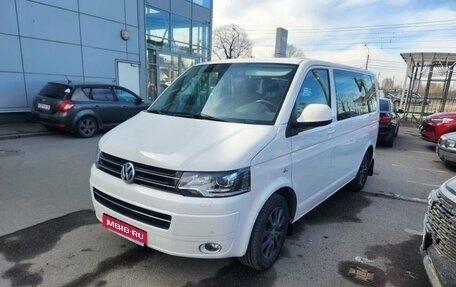 Volkswagen Multivan T5, 2011 год, 2 999 000 рублей, 1 фотография