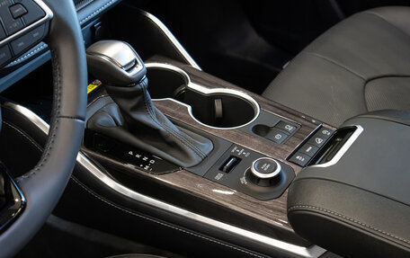 Toyota Highlander, 2026 год, 5 990 000 рублей, 13 фотография