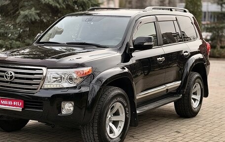 Toyota Land Cruiser 200, 2013 год, 3 800 000 рублей, 1 фотография