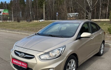 Hyundai Solaris II рестайлинг, 2011 год, 680 000 рублей, 1 фотография