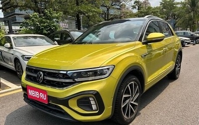 Volkswagen T-Roc I, 2023 год, 1 728 000 рублей, 1 фотография