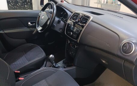 Renault Logan II, 2015 год, 610 000 рублей, 15 фотография