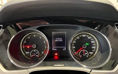 Volkswagen Touran III, 2021 год, 1 636 800 рублей, 2 фотография