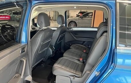 Volkswagen Touran III, 2021 год, 1 636 800 рублей, 6 фотография