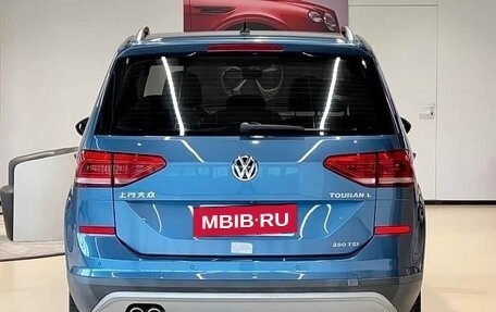 Volkswagen Touran III, 2021 год, 1 636 800 рублей, 12 фотография