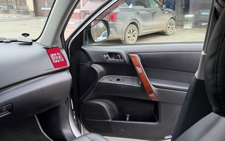 Toyota Highlander III, 2011 год, 1 999 999 рублей, 13 фотография