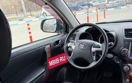 Toyota Highlander III, 2011 год, 1 999 999 рублей, 12 фотография