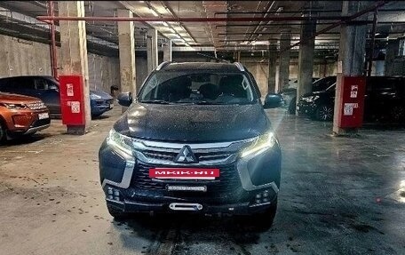 Mitsubishi Pajero Sport III рестайлинг, 2017 год, 2 600 000 рублей, 7 фотография