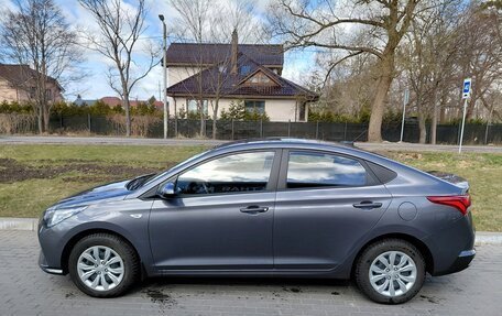 Hyundai Solaris II рестайлинг, 2021 год, 1 900 000 рублей, 4 фотография