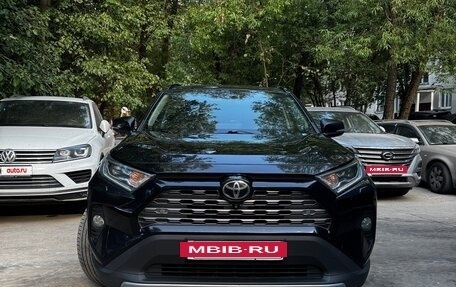 Toyota RAV4, 2020 год, 3 750 000 рублей, 9 фотография