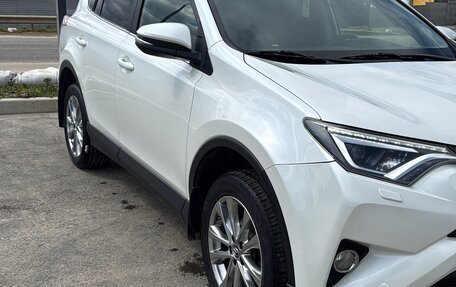 Toyota RAV4, 2016 год, 2 450 000 рублей, 4 фотография