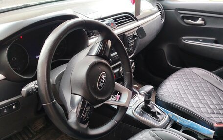 KIA Rio IV, 2018 год, 700 000 рублей, 3 фотография