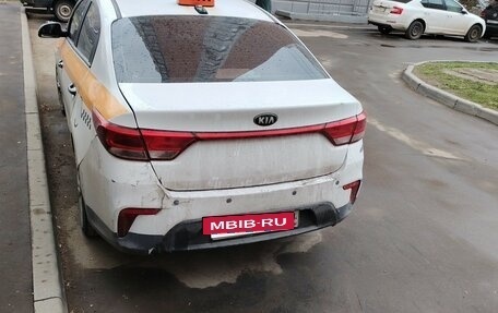 KIA Rio IV, 2018 год, 700 000 рублей, 4 фотография