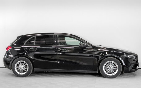 Mercedes-Benz A-Класс, 2019 год, 2 850 000 рублей, 4 фотография