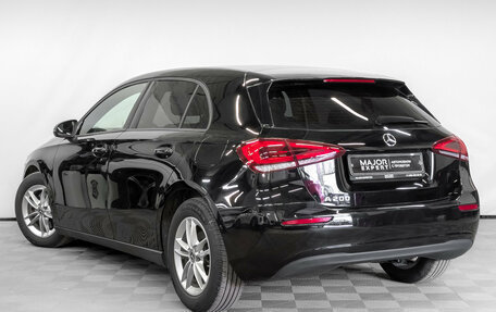 Mercedes-Benz A-Класс, 2019 год, 2 850 000 рублей, 7 фотография