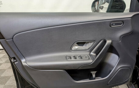 Mercedes-Benz A-Класс, 2019 год, 2 850 000 рублей, 19 фотография