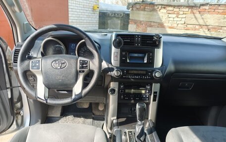 Toyota Land Cruiser Prado 150 рестайлинг 2, 2010 год, 3 800 000 рублей, 8 фотография