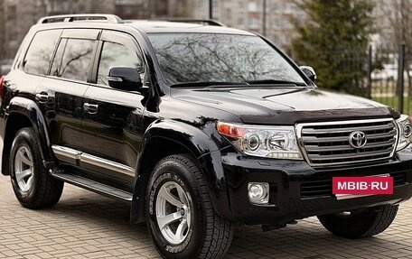 Toyota Land Cruiser 200, 2013 год, 3 800 000 рублей, 3 фотография