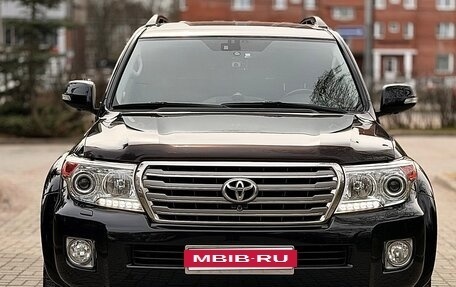 Toyota Land Cruiser 200, 2013 год, 3 800 000 рублей, 2 фотография