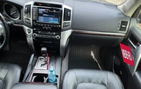 Toyota Land Cruiser 200, 2013 год, 3 800 000 рублей, 21 фотография