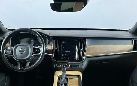 Volvo S90 II рестайлинг, 2020 год, 3 199 000 рублей, 15 фотография