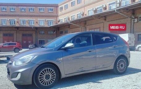 Hyundai Solaris II рестайлинг, 2011 год, 730 000 рублей, 6 фотография