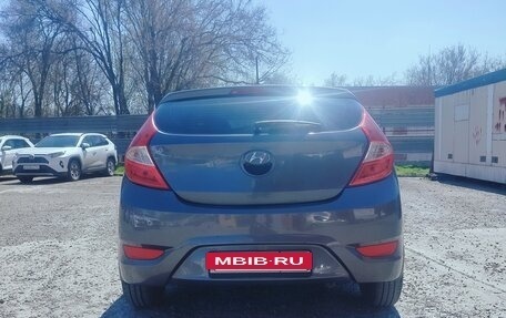 Hyundai Solaris II рестайлинг, 2011 год, 730 000 рублей, 4 фотография