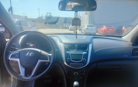 Hyundai Solaris II рестайлинг, 2011 год, 730 000 рублей, 11 фотография