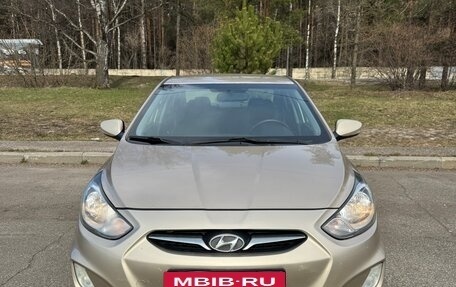 Hyundai Solaris II рестайлинг, 2011 год, 680 000 рублей, 2 фотография