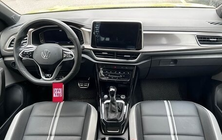 Volkswagen T-Roc I, 2023 год, 1 728 000 рублей, 6 фотография