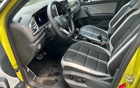 Volkswagen T-Roc I, 2023 год, 1 728 000 рублей, 5 фотография