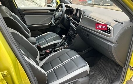 Volkswagen T-Roc I, 2023 год, 1 728 000 рублей, 4 фотография