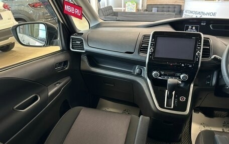 Nissan Serena IV, 2018 год, 2 199 999 рублей, 14 фотография