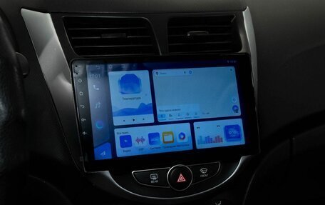 Hyundai Solaris II рестайлинг, 2015 год, 1 030 000 рублей, 10 фотография