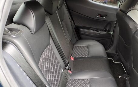 Toyota C-HR I рестайлинг, 2022 год, 1 720 000 рублей, 11 фотография