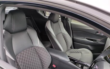 Toyota C-HR I рестайлинг, 2022 год, 1 720 000 рублей, 9 фотография