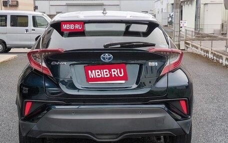 Toyota C-HR I рестайлинг, 2022 год, 1 720 000 рублей, 7 фотография