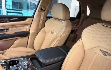 Bentley Bentayga I, 2025 год, 40 020 000 рублей, 7 фотография