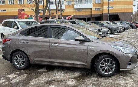 Hyundai Solaris II рестайлинг, 2022 год, 1 900 000 рублей, 12 фотография