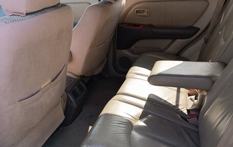 Lexus RX IV рестайлинг, 2000 год, 800 000 рублей, 2 фотография