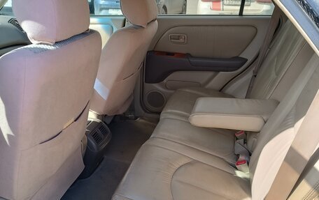 Lexus RX IV рестайлинг, 2000 год, 800 000 рублей, 9 фотография