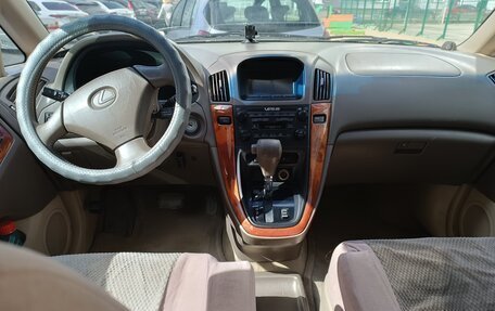 Lexus RX IV рестайлинг, 2000 год, 800 000 рублей, 11 фотография